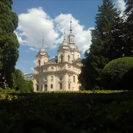 Rural El Jardin De La Hilaria Valsain